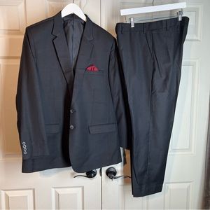 Men’s brand new suit in black 46R